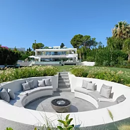 Connecting with nature in a fire pit, working for both